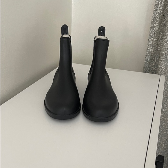 St. John's Bay Black Winter & Rain Boots - Picture 2 of 5